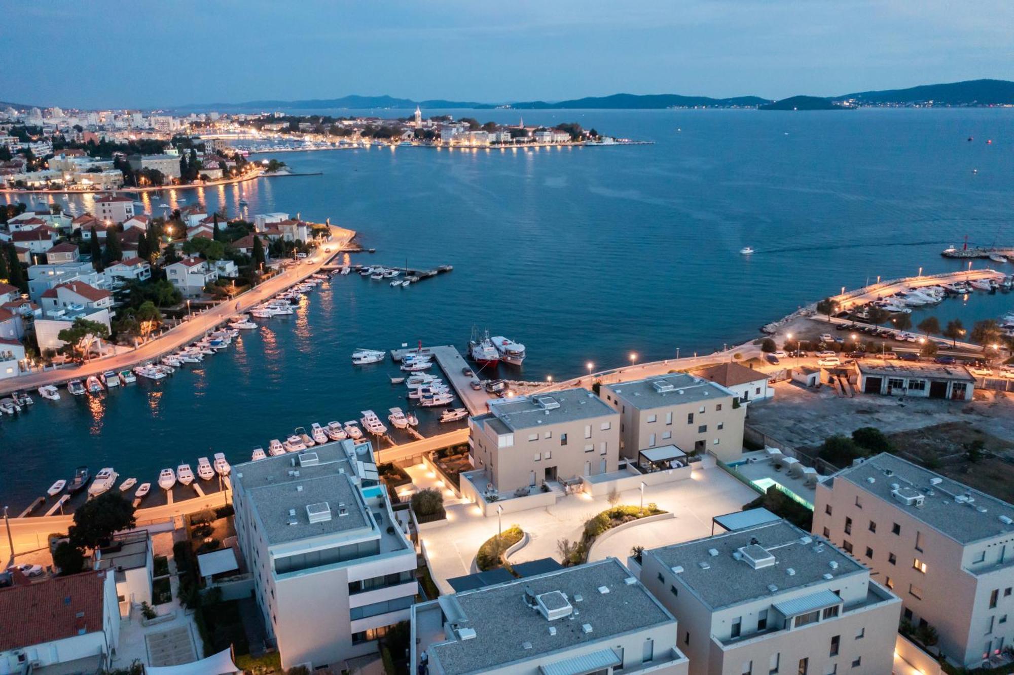Apartment Seafront Luxury Idassa By Belmont Realty