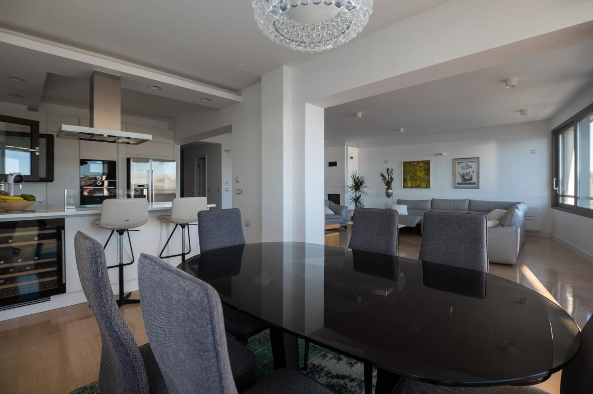 Seafront Luxury Idassa By Belmont Realty *
